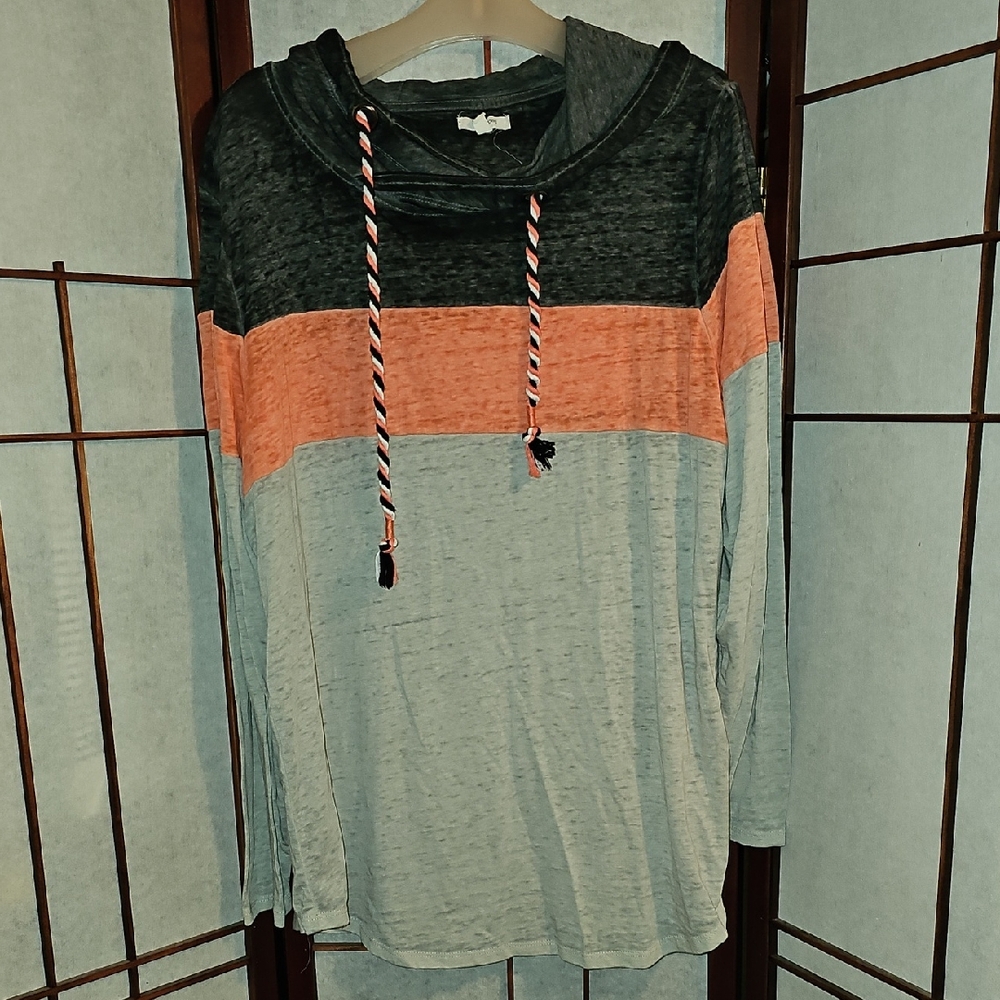 Maurices Dark Gray V-Neck Relaxed Tee